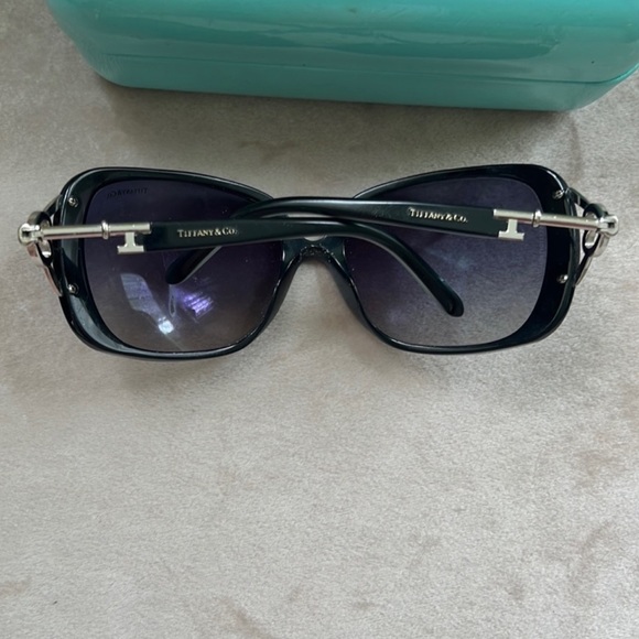 *Tiffany & Co* Oversized Sunglasses w/Heart Skeleton Key Side Accents - Picture 11 of 11